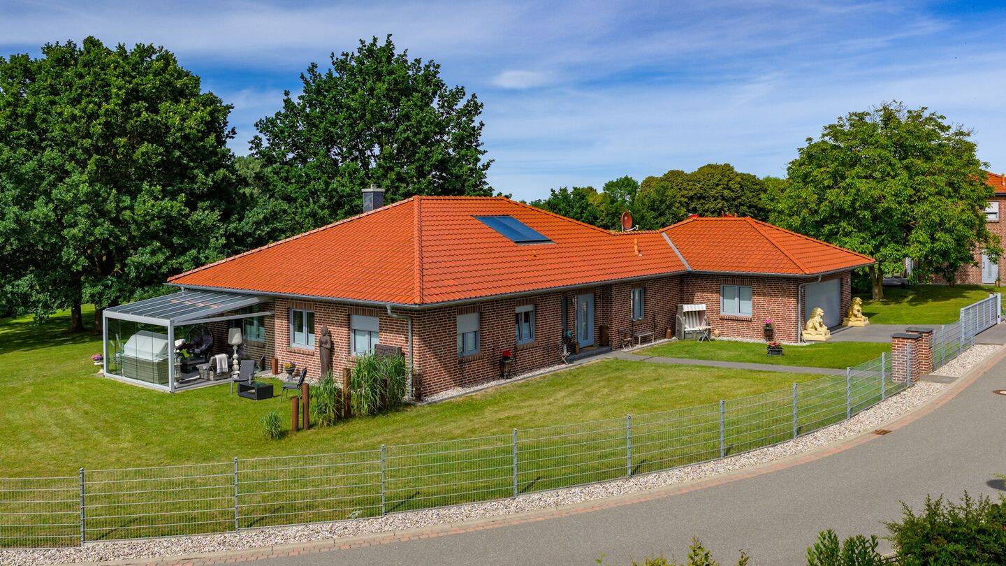 Exklusiver Bungalow mit parkähnlichem Grundstück in attraktiver Wohnlage nahe der Ostsee!