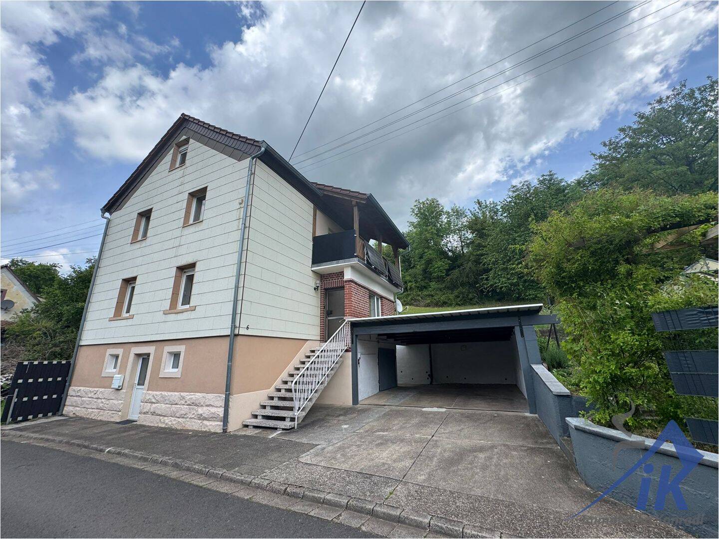 IK| Nanzdietschweiler - Attraktives Einfamilienhaus in ruhiger Lage mit Garage.