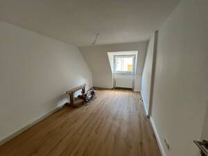Frisch renovierte Dachgeschosswohnung in Essen-Werden - sofort bezugsfrei – 45239 Essen – Vorschaubild 2