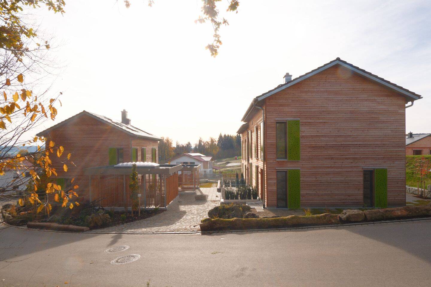 Erstbezug: DHH in Krumbach mit gehobener Ausstattung in naturnaher, ruhiger Stadtrandlage – Krumbach (Schwaben) – Bild 1 von 9