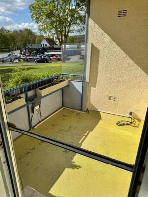 Dreiraumwohnung im Erdgeschoß mit sonnigem Balkon und Tageslichtbad – 38259 Salzgitter – Vorschaubild 2