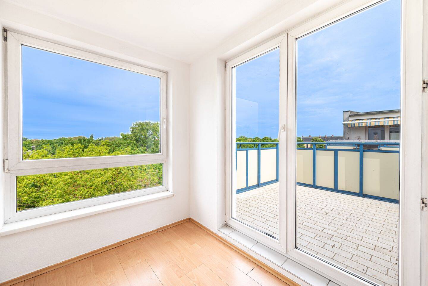 ?? Dachgeschoss-Traum mit Blick auf den Weißensee - Helle 3-Zi Whg mit großer Dachterrasse – Berlin – Vorschaubild 2