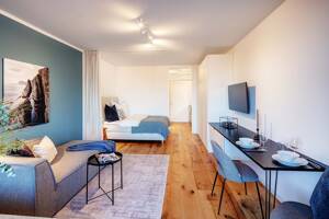 Bogenhausen: Hochwertig möbliertes Apartment im 13. OG - grandioser Fernblick – 81925 München – Vorschaubild 5