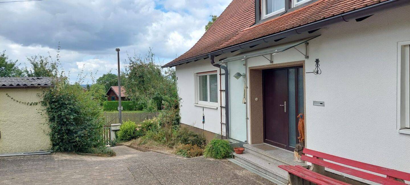 Vielseitiger ehemaliger Bauernhof mit großem Grundstück - Wohnen, Arbeiten & Gestalten – Westheim – Bild 1 von 9