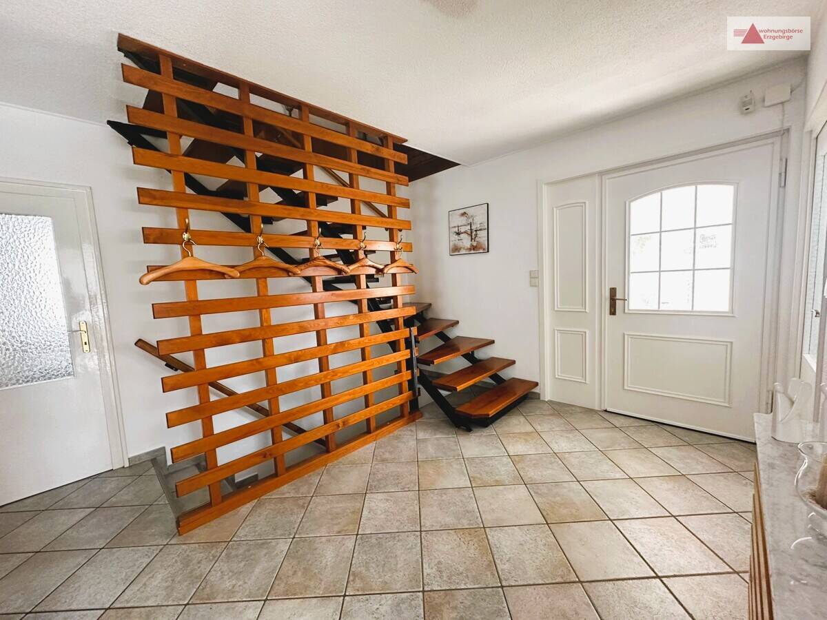 Idyllisch gelegenes Einfamilienhaus am Waldrand von Chemnitz-Rabenstein: 892 m² Grundstück & Garage – Chemnitz – Vorschaubild 6