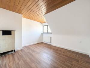 Stuttgart-Hedelfingen: 4-Zimmer-Dachgeschosswohnung in guter Lage – 70329 Stuttgart – Vorschaubild 4