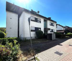 Renovierte 3 ZKB Eigentumswohnung mit Balkon im Erdgeschoss in St. Ingbert-Süd zu verkaufen! – 66386 Sankt Ingbert – Vorschaubild 2