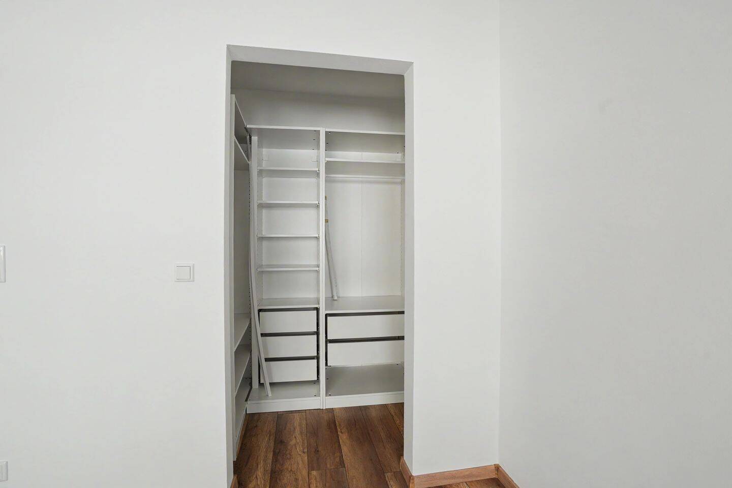 Top gepflegte 2-Zimmer-Wohnung mit Balkon und Stellplatz in zentraler Lage in Nürnberg – Nürnberg – Vorschaubild 5