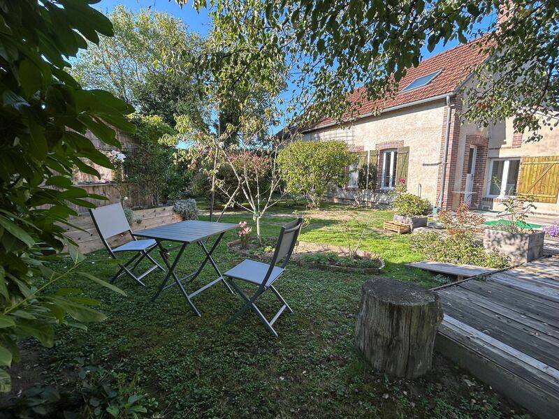 Maison 6 pièces 202 m² · à Champcevrais · 202 m² · 270 000 €