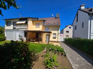 Charmante und sanierte Doppelhaushälfte mit Hinterhaus in guter Lage von Frankfurt-Sossenheim – 65936 Frankfurt am Main – Vorschaubild 2