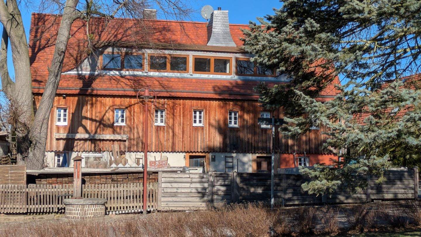 historisches denkmalgeschütztes teilsaniertes Wohnhaus in einem ruhigen ländlichen Dorfkern – Dresden – Bild 1 von 1