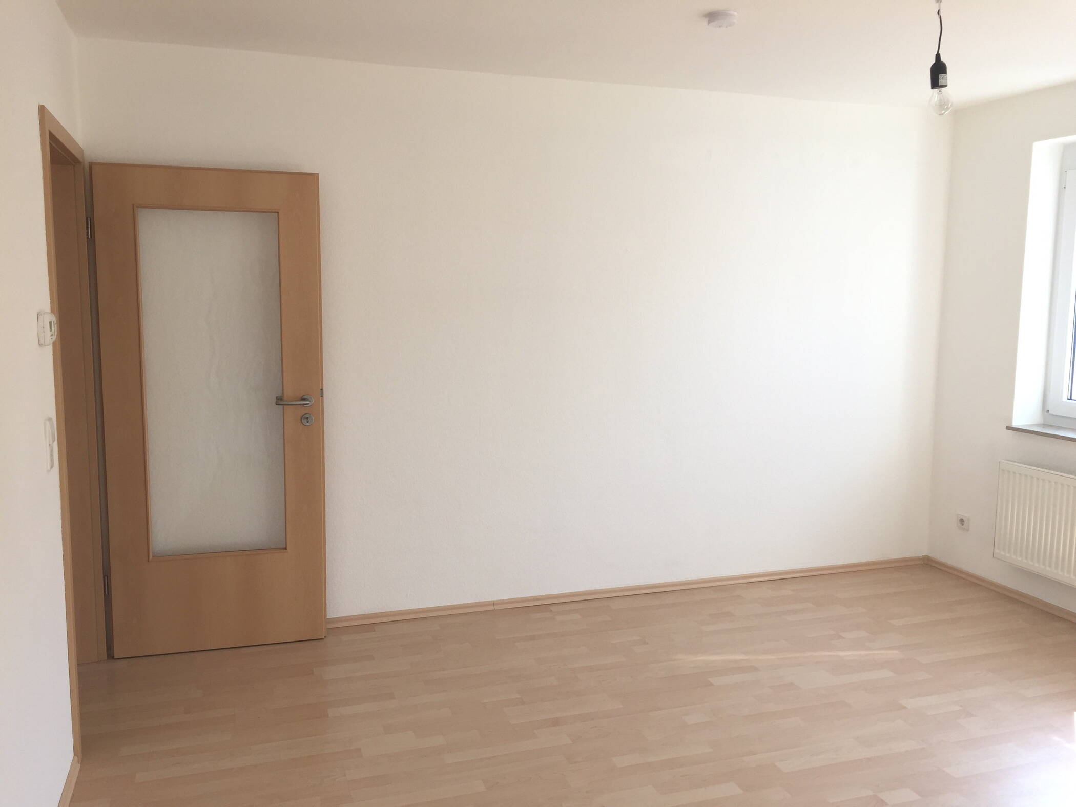 ⭐⭐⭐⭐⭐ Helle 4 Zimmer Wohnung ab SOFORT zu vermieten; Einbauküche; ❌ Solarstrom ❌ nur 1-2 Mieter ❌ Auto Stellplatz direkt am Haus – Geislingen an der Steige – Vorschaubild 8
