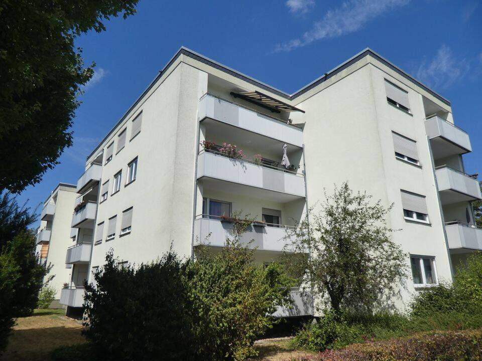 Großzügiger Wohnbereich mit Einbauküche und Balkon in zentraler Lage von Bad Nauheim!