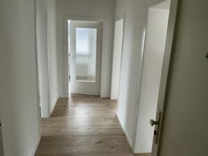 Was für eine Aussicht: einzugsbereite 3-Zimmer-Wohnung im 4. OG in Hagen Wehringhausen – 58089 Hagen – Vorschaubild 2