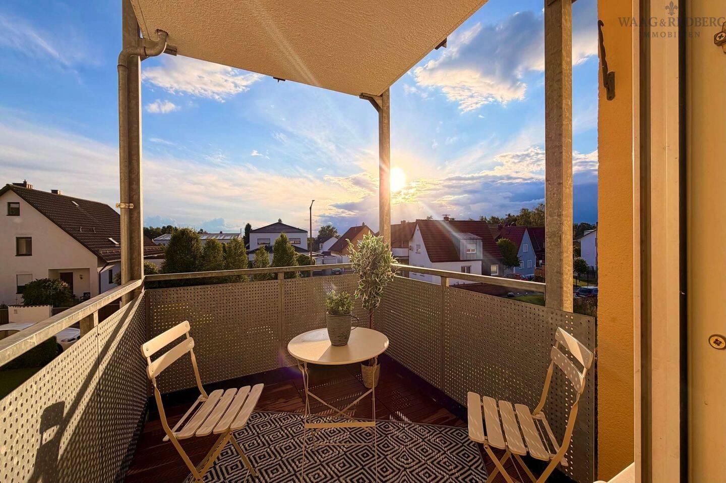 Modern sanierte 3-Zimmer-Wohnung mit großem Balkon!