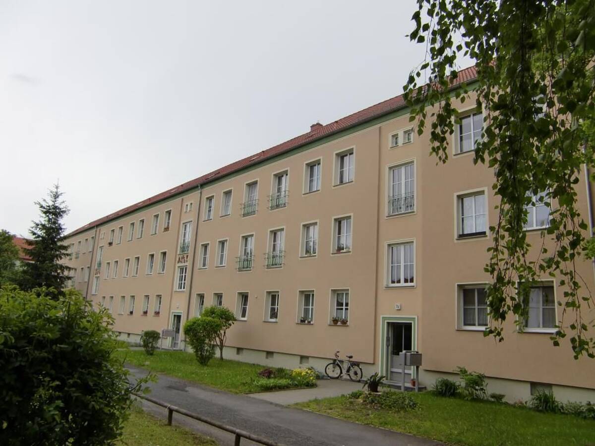 3-Raumwohnung mit Tageslichtbad, Badewanne und Balkon in der Altstadt – 2977 Hoyerswerda – Bild 1 von 1