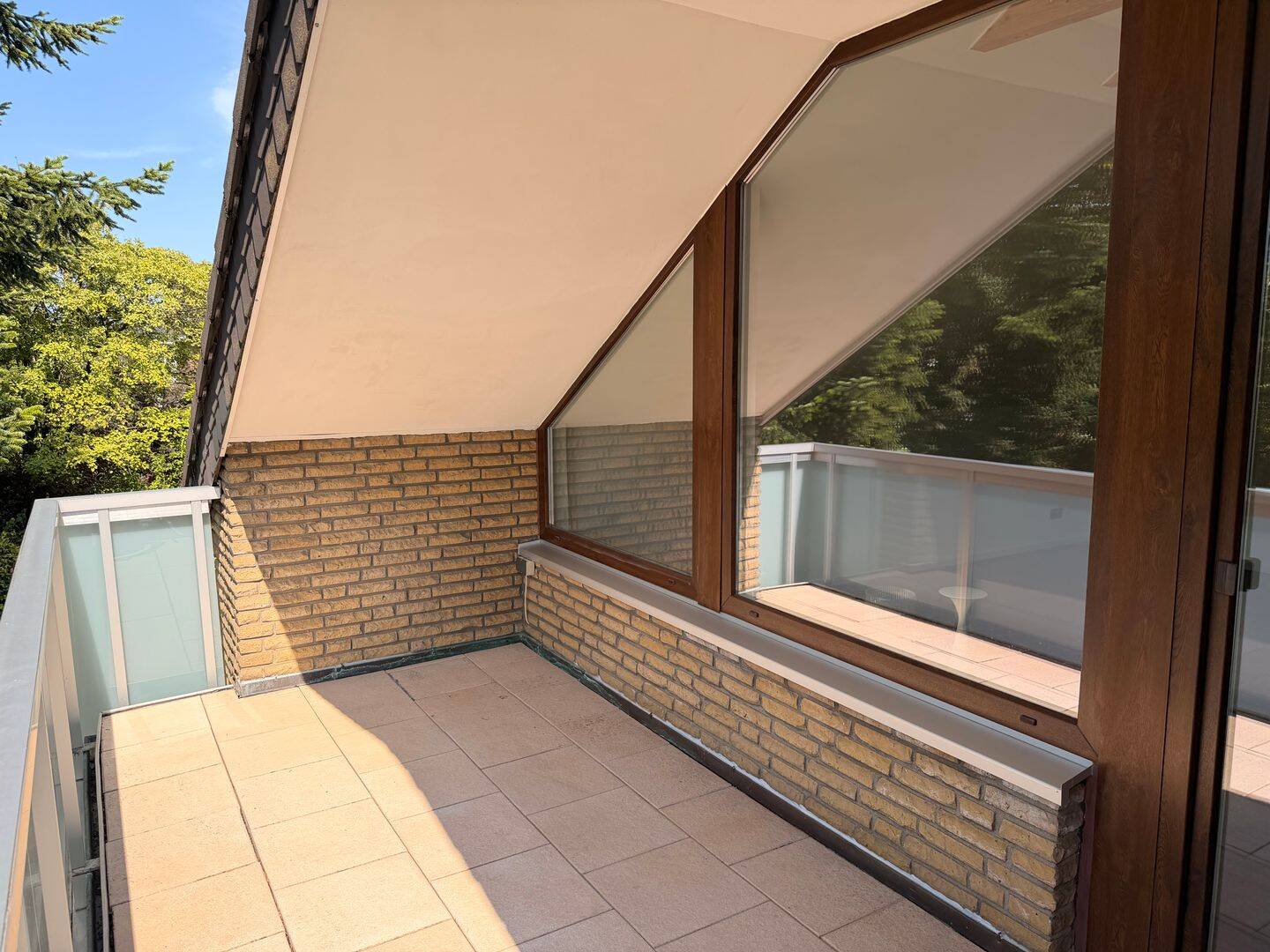 Ruhige Dachgeschosswohnung in bester Lage – Osnabrück – Vorschaubild 2