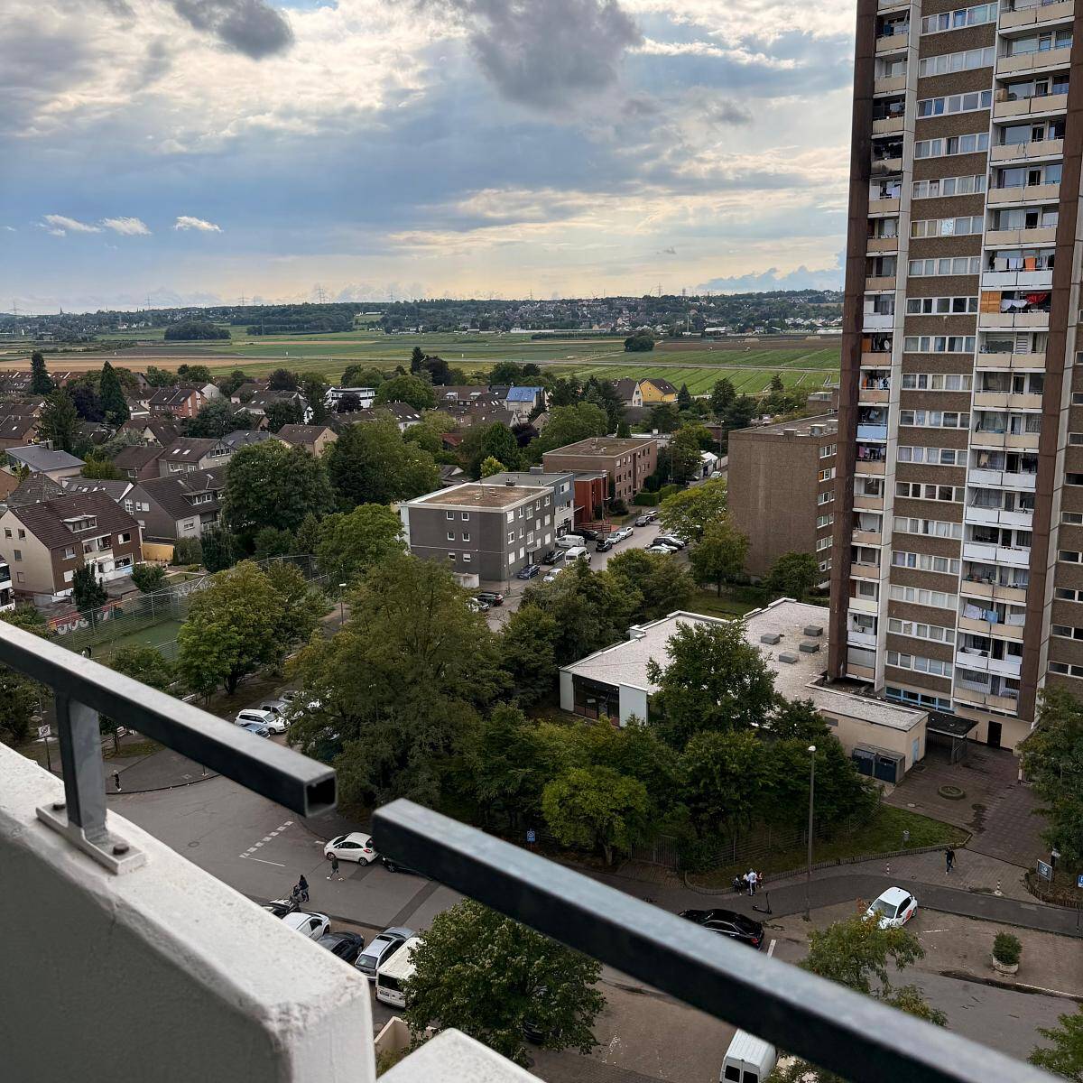 BEZUGSFREI MIT BALKON & CA. 14,5 KAUFPREISFAKTOR – Köln – Vorschaubild 2