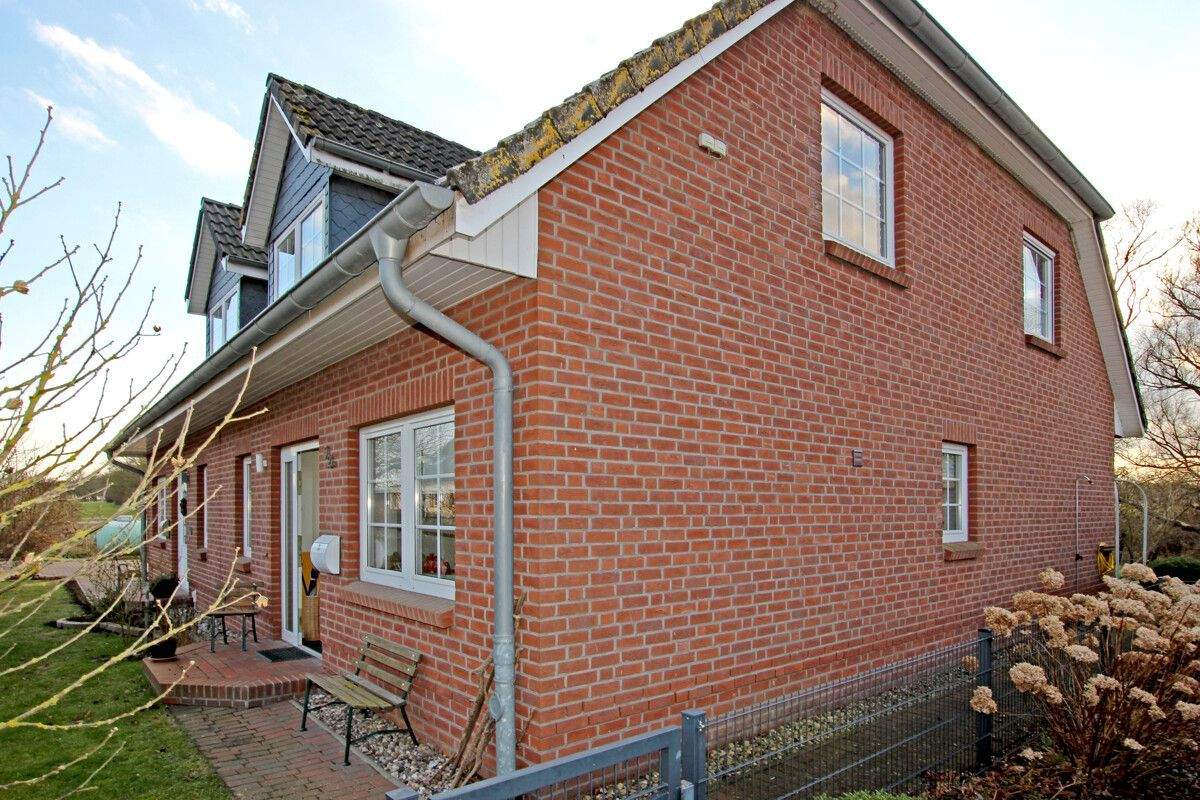 Schönes Wohnhaus mit 5 Zimmern, Kamin, Sauna und Doppelgarage in Nähe des Ostseestrandes ! – Kalkhorst – Vorschaubild 6