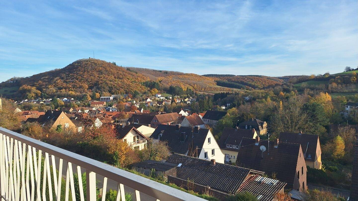 Charmantes Familienhaus mit Panoramablick in und über Obermoschel – Obermoschel – Bild 1 von 9