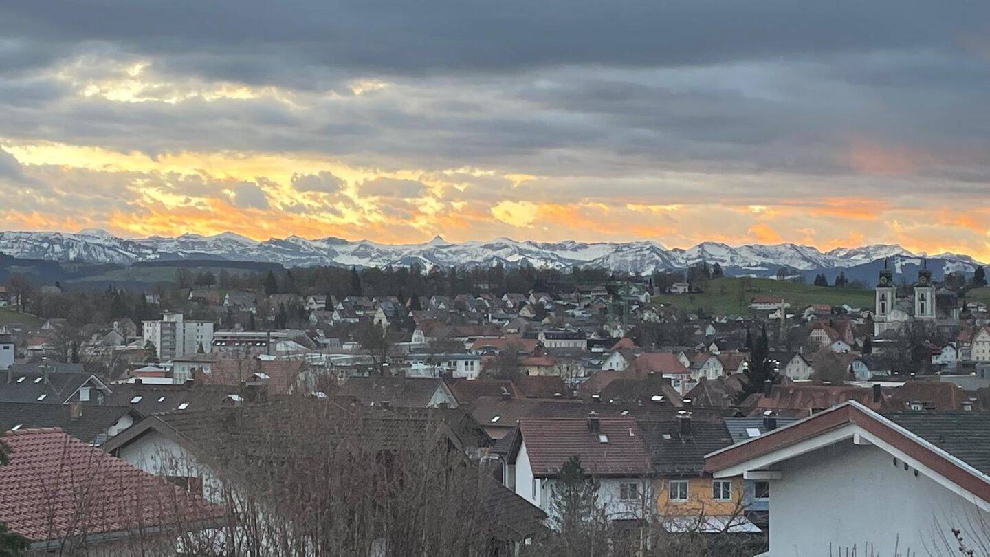Sensationeller Bergblick mit 180° Panorama in der Sonnenstadt Lindenberg – Lindenberg im Allgäu – Vorschaubild 2