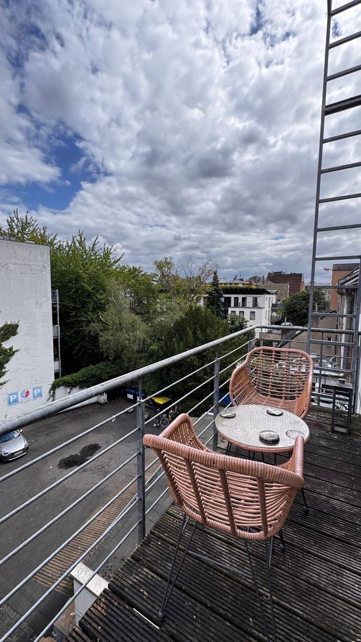 Helles 1-Zimmer-Apartment mit Balkon – 50668 Köln – Bild 1 von 9