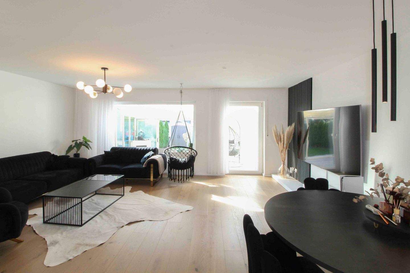 Attraktives modernes Reihenmittelhaus mit Wintergarten und Garten in ruhiger Lage von Erding – Erding – Bild 1 von 9