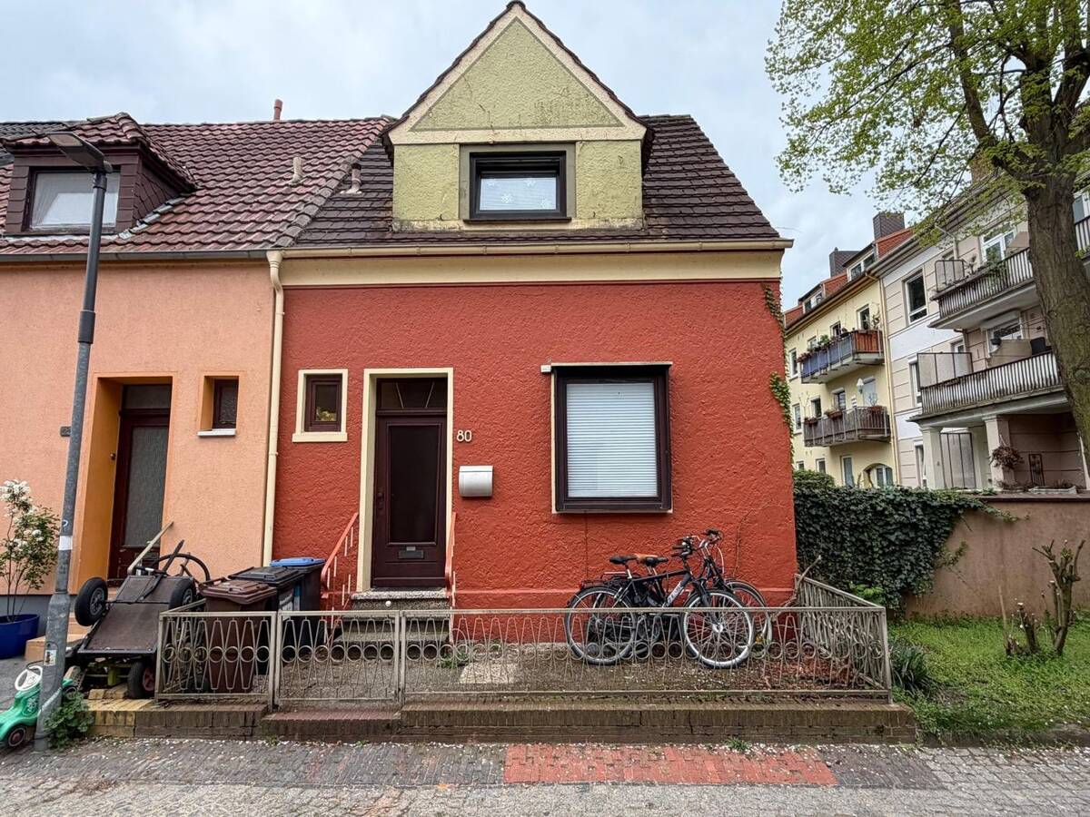 Attraktives Reihenendhaus mit Garten in Bremen-Huchting – 28201 Bremen – Bild 1 von 5