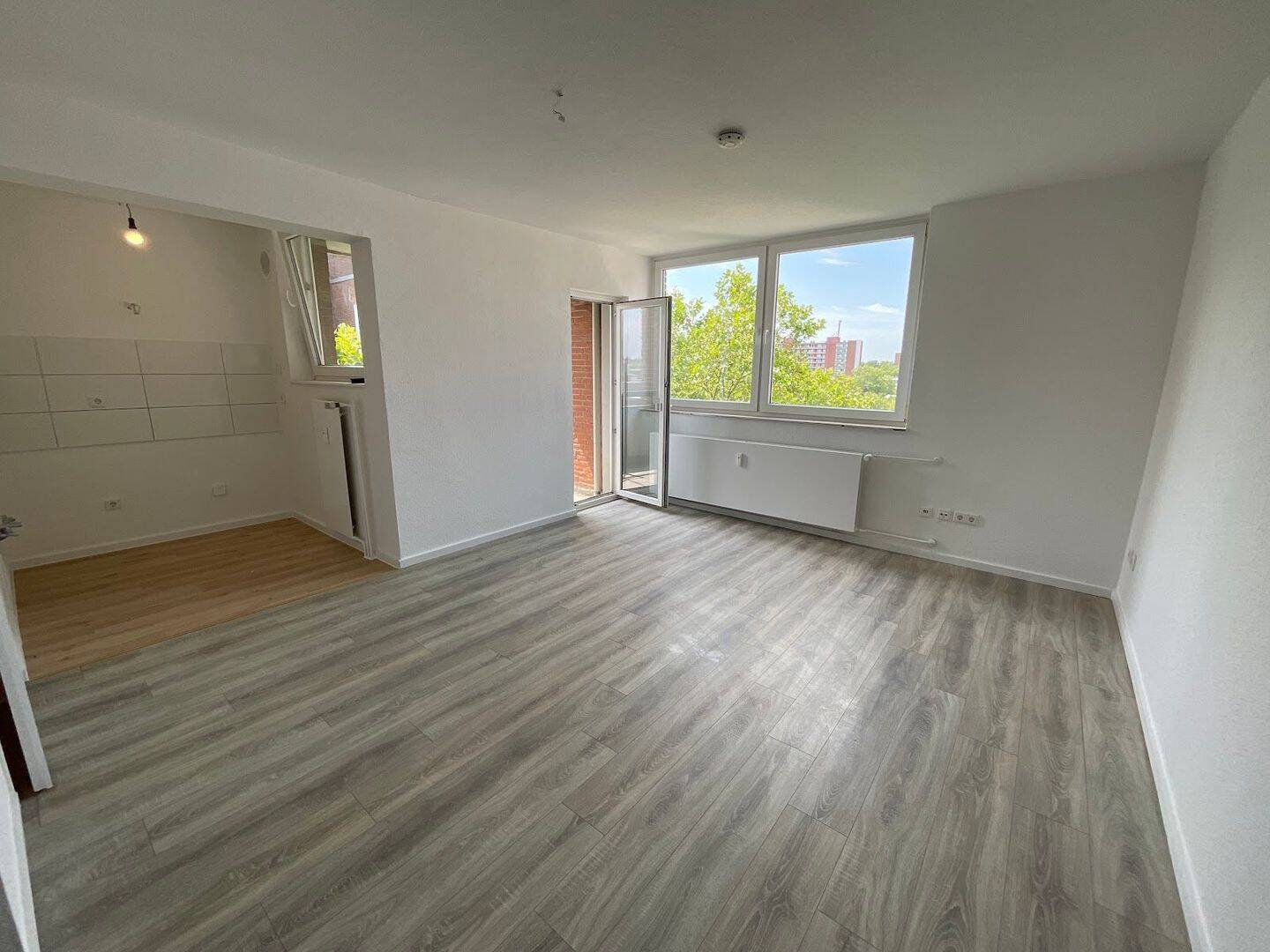 Singles aufgepasst !! Hier kommt Ihre neue Wohnung mit Balkon
