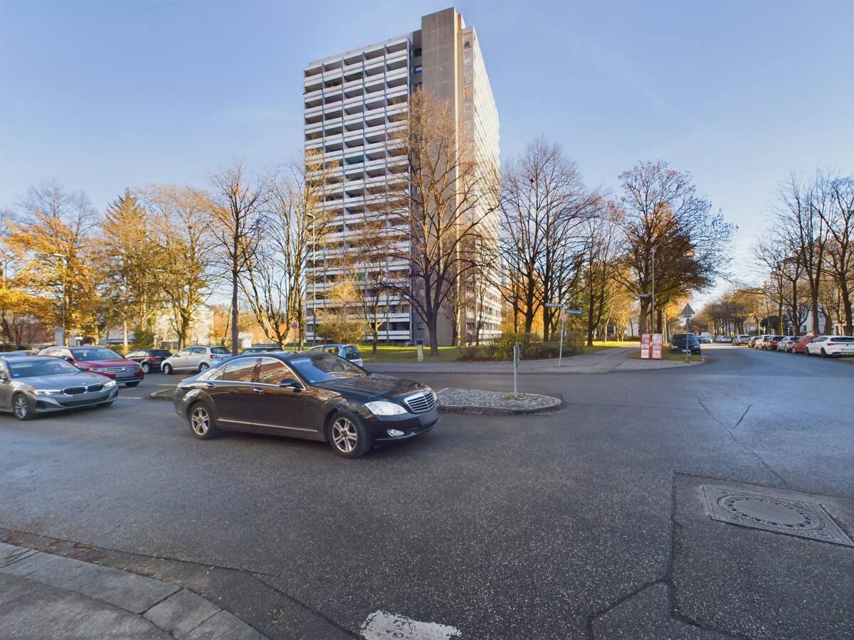 verfügbar ab 01.08.2026 - schöne 3 Zimmer Wohnung mit 2 Balkonen und Alpenblick I EBK I TG I – München – Vorschaubild 4