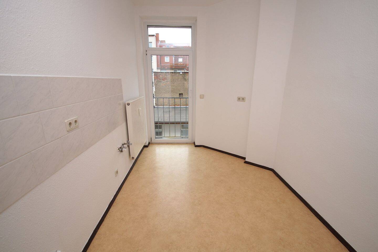 2-Zimmer-Wohnung in Lindenau, Laminat, Badewanne – Leipzig – Vorschaubild 2