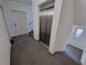 Neubau! 2. Bezug! Moderne 3.RW. mit Balkon, Wanne + Dusche, Fußbodenhzg. u.v.m. zu vermieten! – 1129 Dresden – Vorschaubild 4