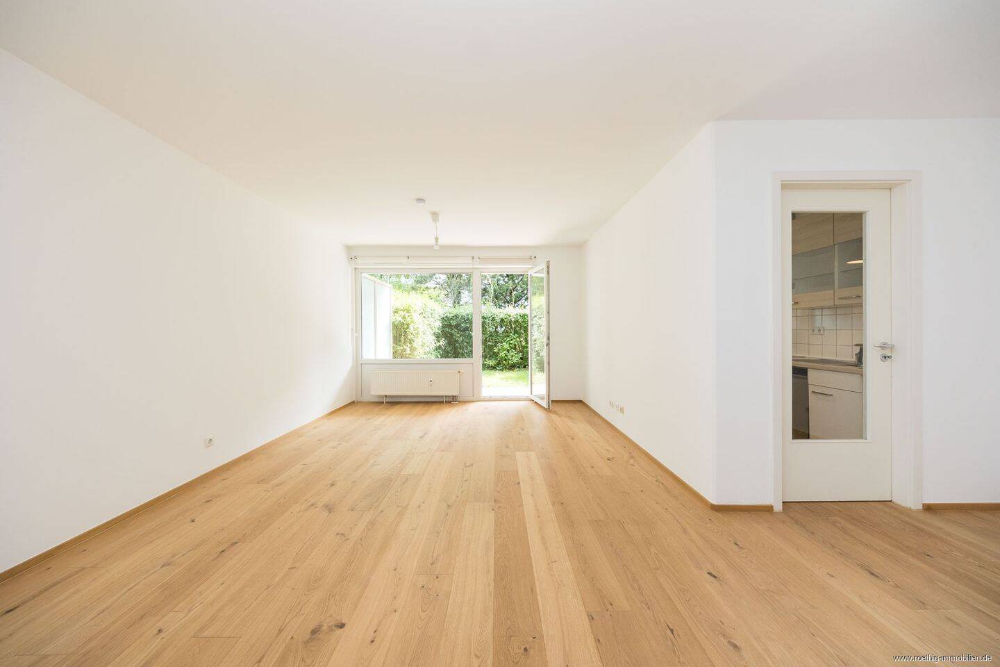 Ruhig gelegene 3-Zimmer-Gartenwohnung (Baujahr 2004) in Bogenhausen/Oberföhring! – München – Vorschaubild 4