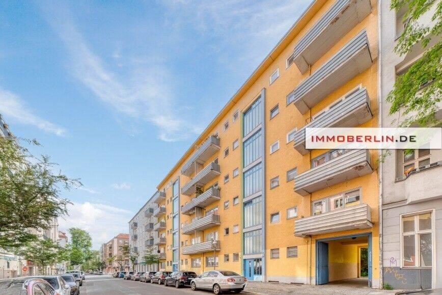 IMMOBERLIN.DE - Sehr angenehme Wohnung mit Balkon in ruhiger Seitenstraße