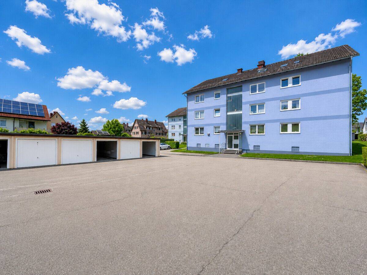 Sofort verfügbar - Großzügige 3-Zimmer-Wohnung mit Balkon und 2 Garagen – Donaueschingen – Vorschaubild 3