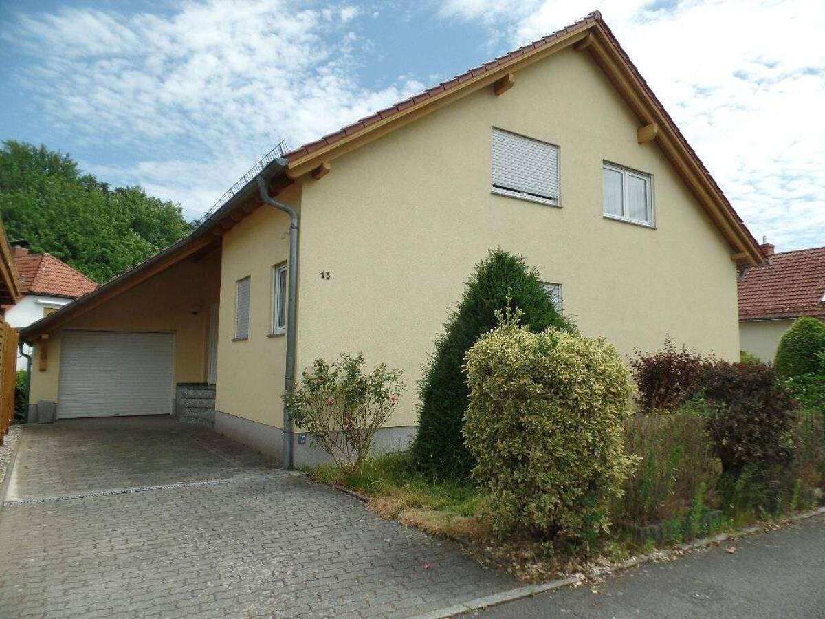 freistehendes Einfamilienhaus in Dresden - Pappritz – 1328 Dresden – Bild 1 von 9