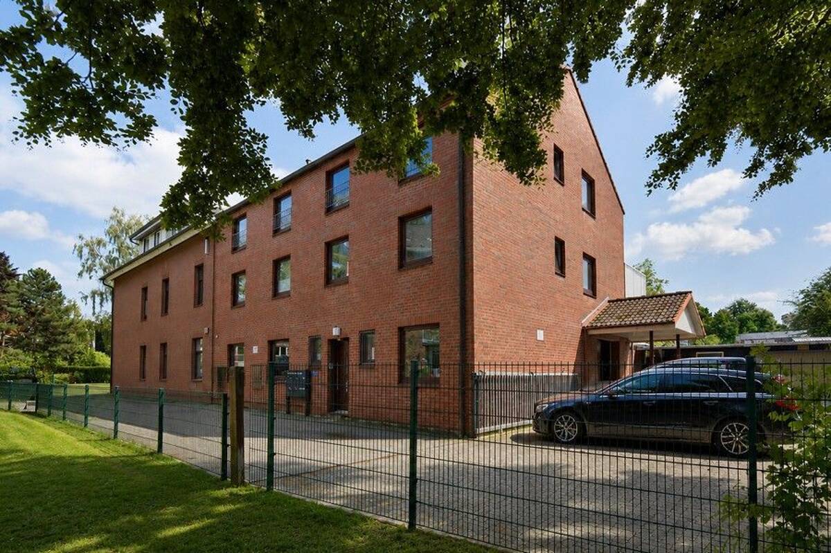 Gepflegtes Wohn- und Geschäftshaus in Eidelstedt... – 22527 Hamburg – Bild 1 von 7