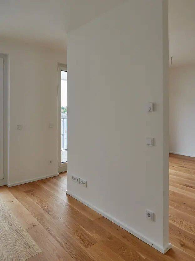 1,5 Zimmer Wohnung mit großem Balkon & hochwertiger Einbauküche – München – Vorschaubild 6