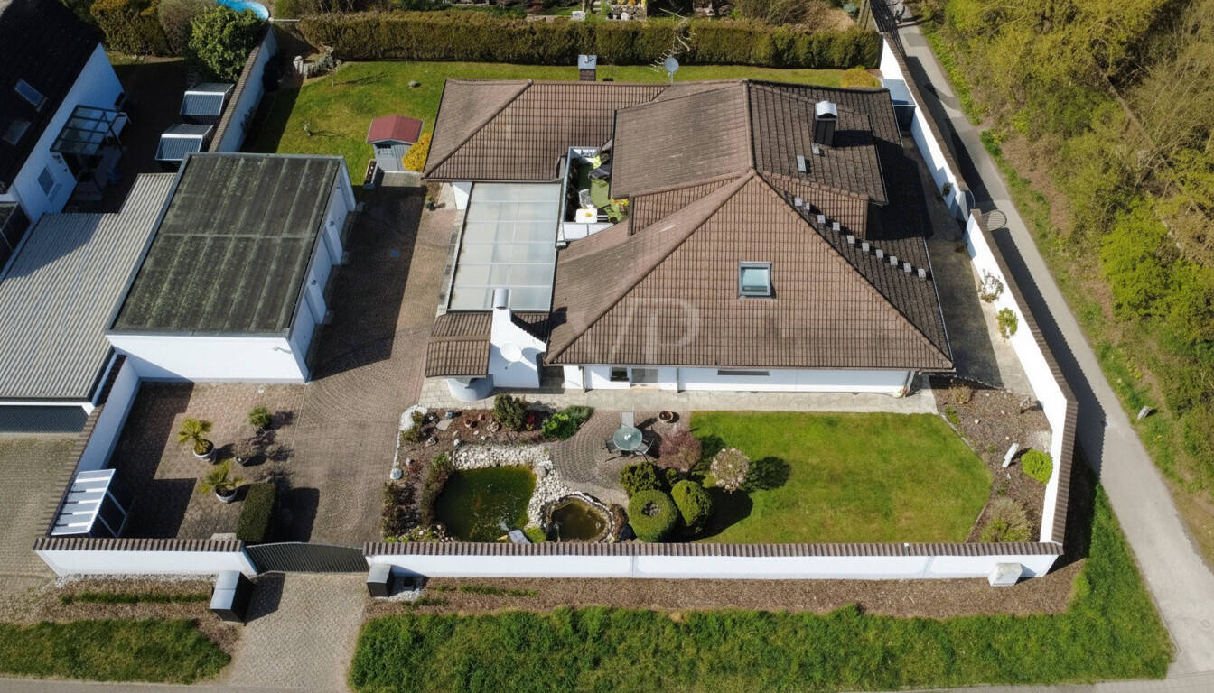VON POLL | Investieren in Lage und Substanz - Drei-Familienhaus mit Entwicklungspotenzial – Fürth – Vorschaubild 2