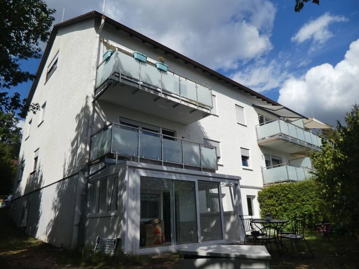 Kernsanierte Wohnung auf dem Hexenberg! Mit Wintergarten und Einbauküche! – 63128 Dietzenbach – Bild 1 von 7