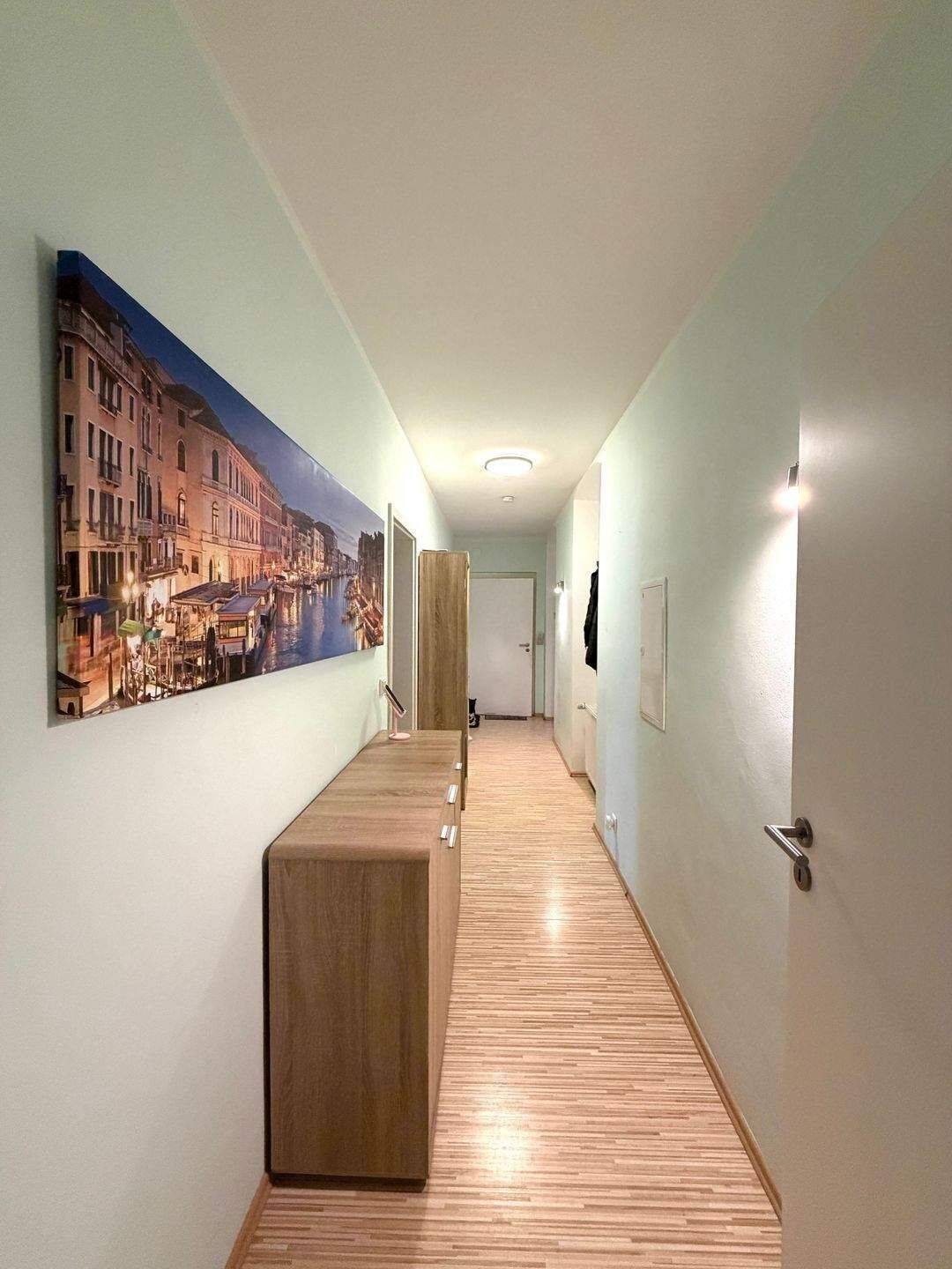 Sehr gutgeschnittene 4-Zimmer-Wohnung mit Garage, zwei Außenstellplätzen und zusätzlichem Lagerraum im Rückgebäude – Nürnberg – Vorschaubild 7