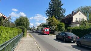 Viel Platz für Familie & Leben: Großes Einfamilienhaus mit Terrassen und Garten – 12309 Berlin – Vorschaubild 6