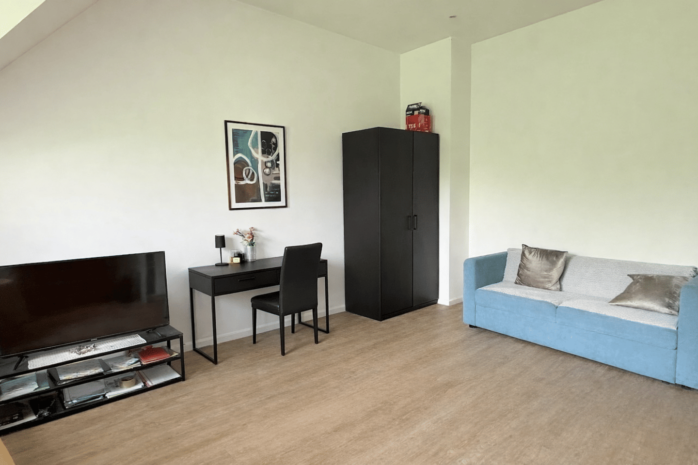 Attraktive Kapitalanlage: Saniertes und möbliertes 1,5-Zimmer-Apartment – Düsseldorf – Vorschaubild 3
