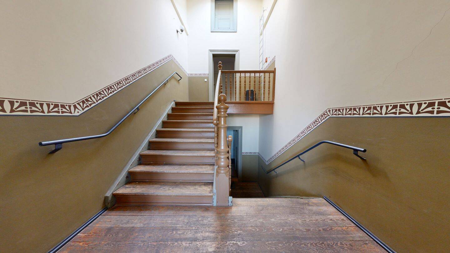 Vermietete Dachgeschosswohnung mit Loggia in denkmalgeschütztem Altbau in Leipzig – Leipzig – Vorschaubild 8