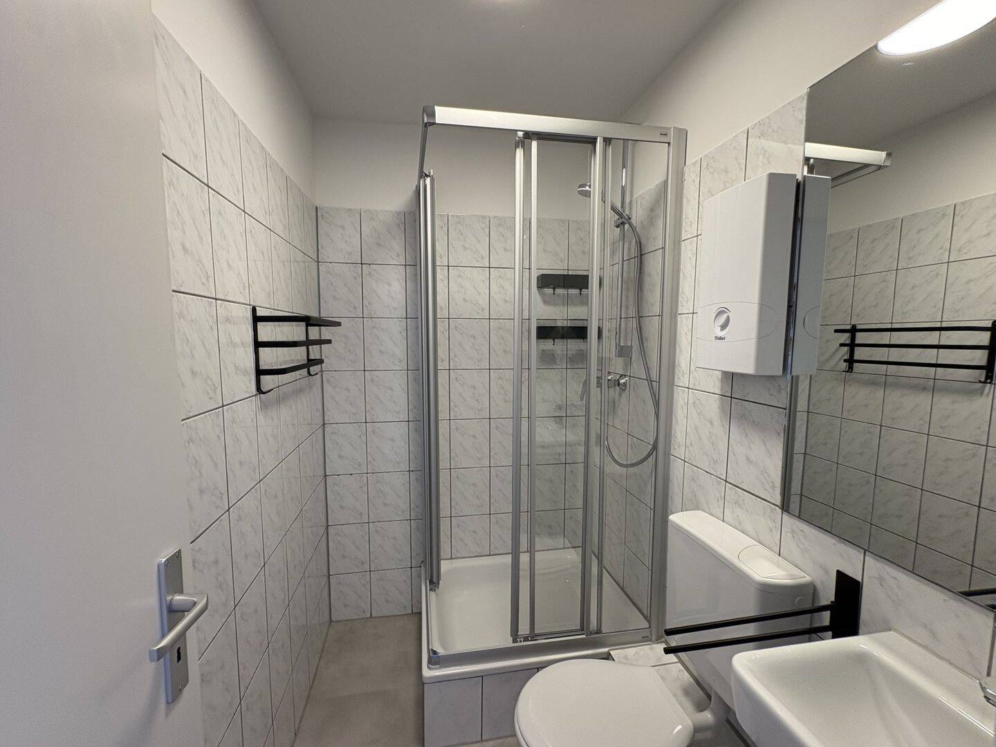 Single-Apartment mitten im Leben: Renovierte 1 Zimmer Wohnung in Flingern Nord. – Düsseldorf – Vorschaubild 5