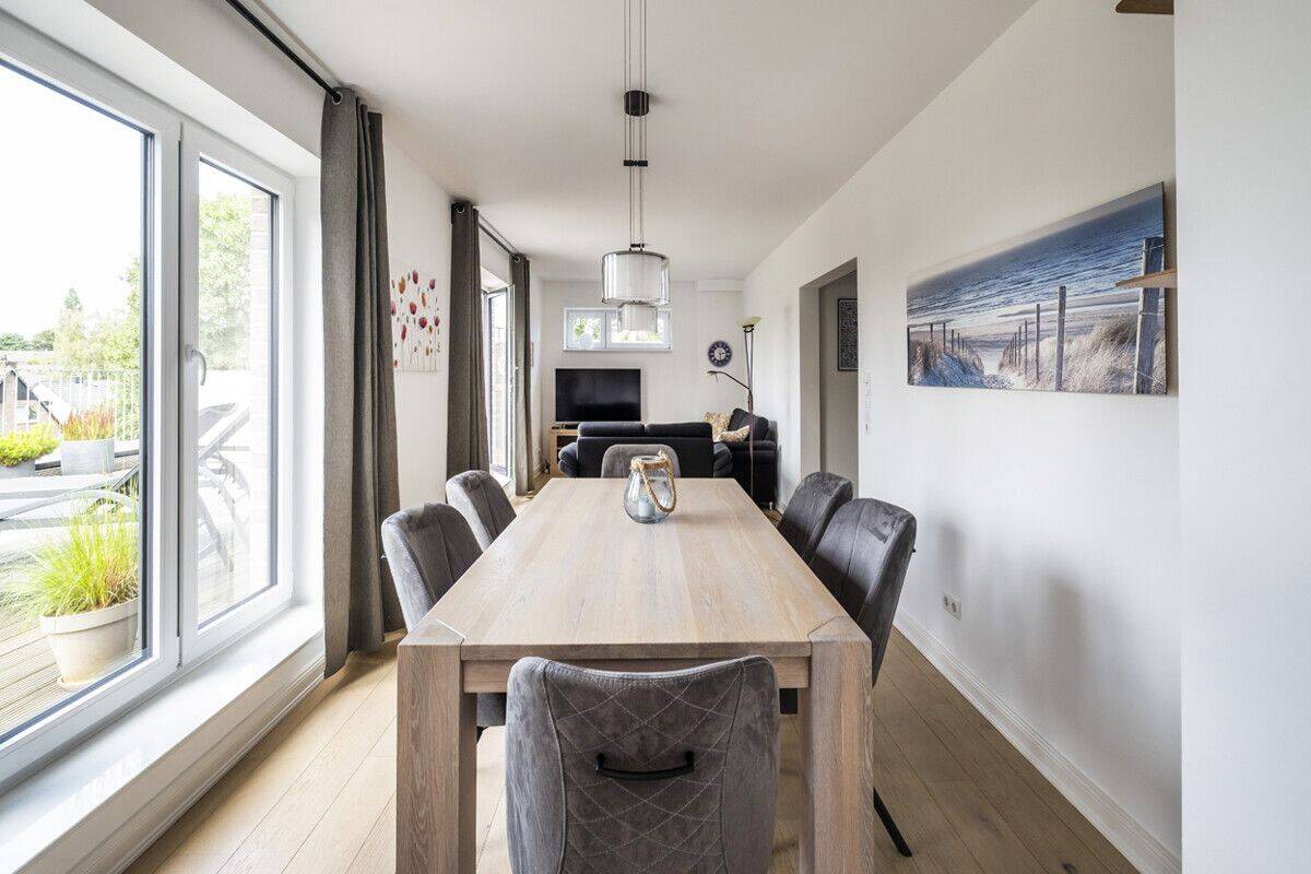 Modernes Penthouse mit Dachterrasse, Licht und Linie – Hamburg – Vorschaubild 4