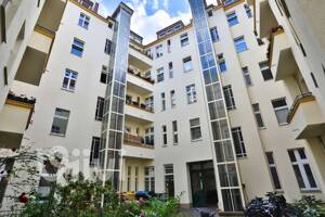 5 Zi. Altbauwohnung in Wilmersdorf: 105 m², EG, Wintergarten, 2 Bäder, bei Übergabe bezugsfrei – 10713 Berlin – Vorschaubild 2