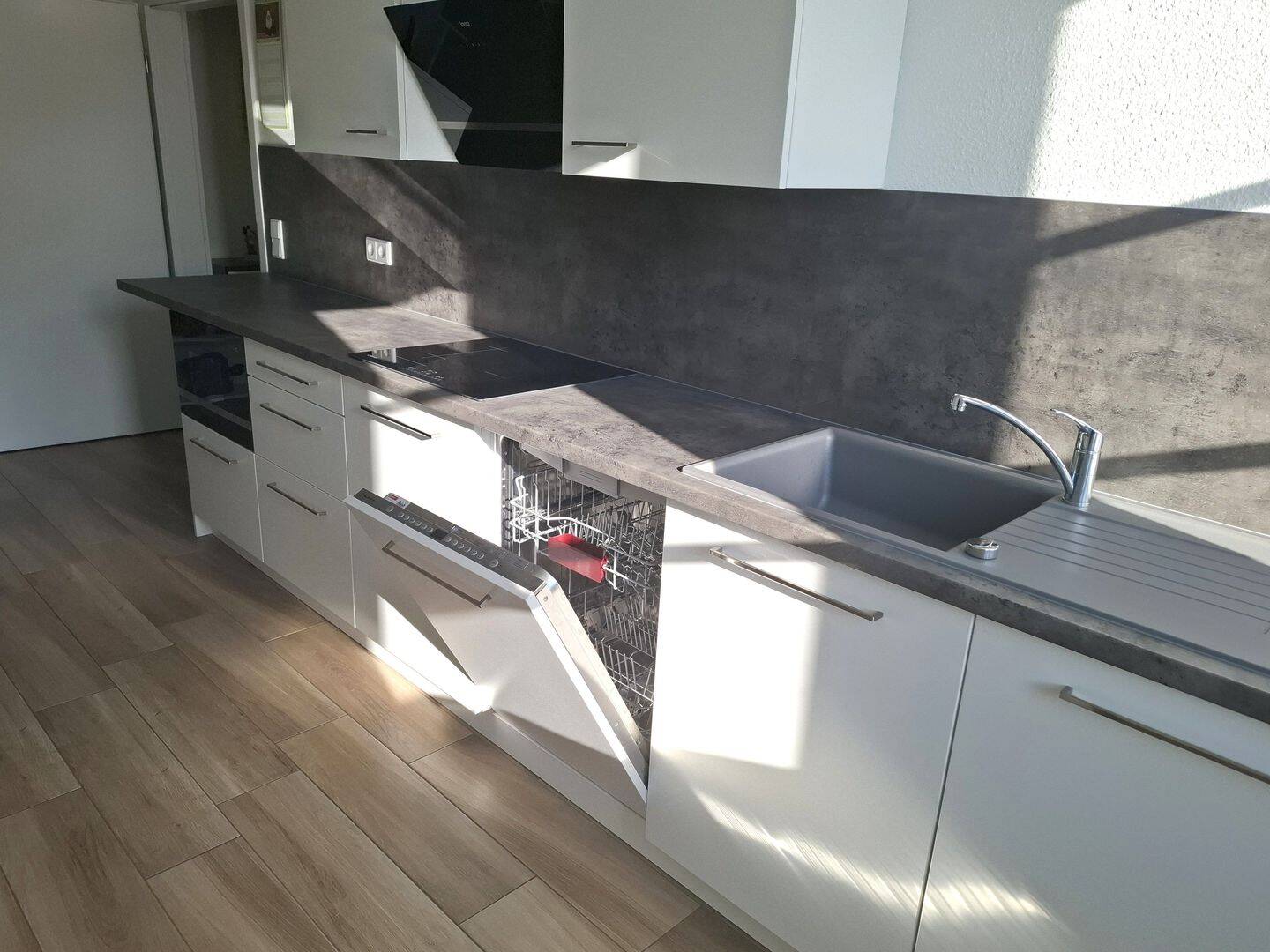 3-Raum-Penthousewohnung mit Weitblick + Lift + Stellplatz + EBK – Chemnitz – Vorschaubild 2