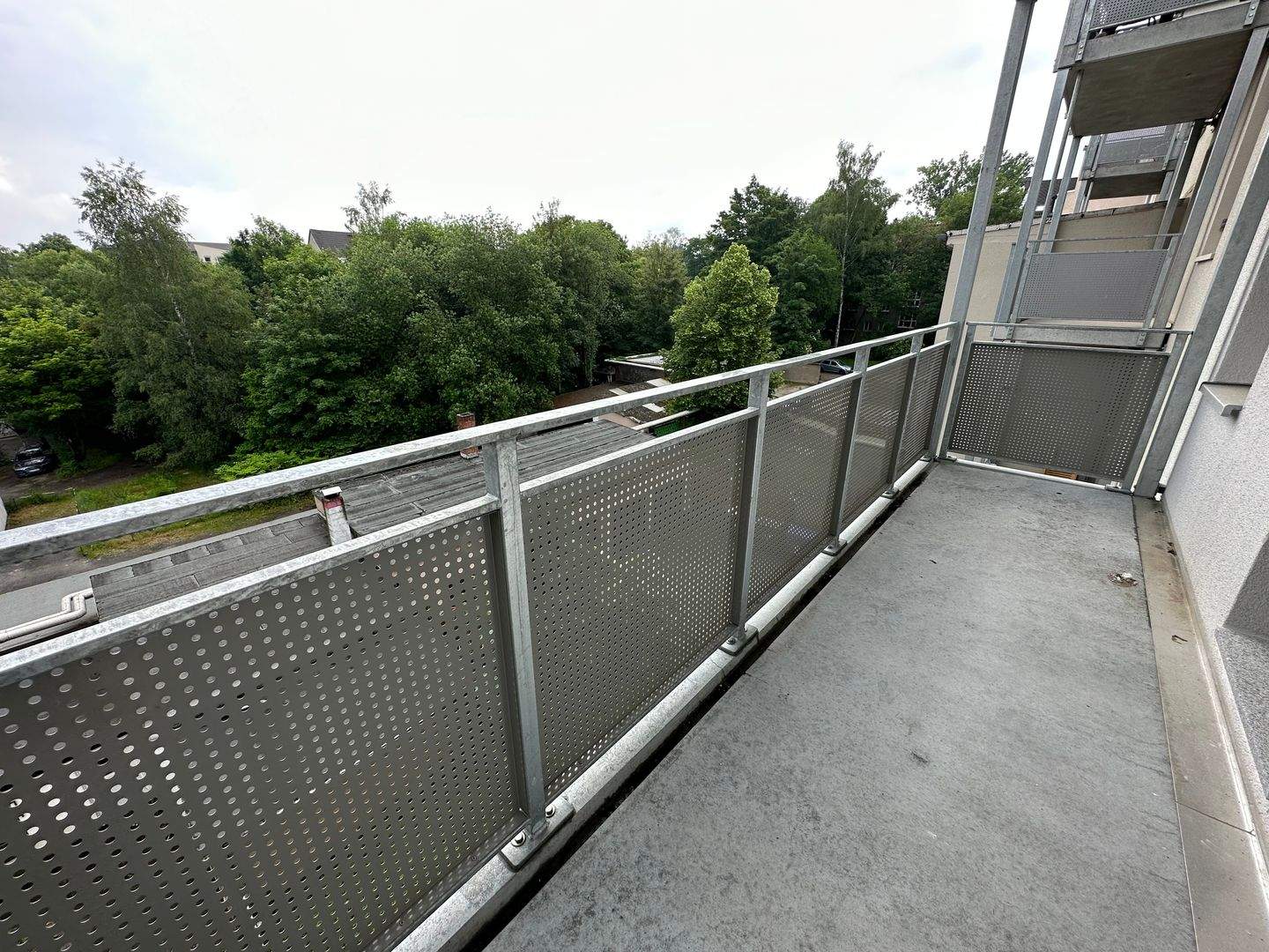 3.. OG + großer Balkon - WG-gerecht - 1. Monat kaltmietfrei