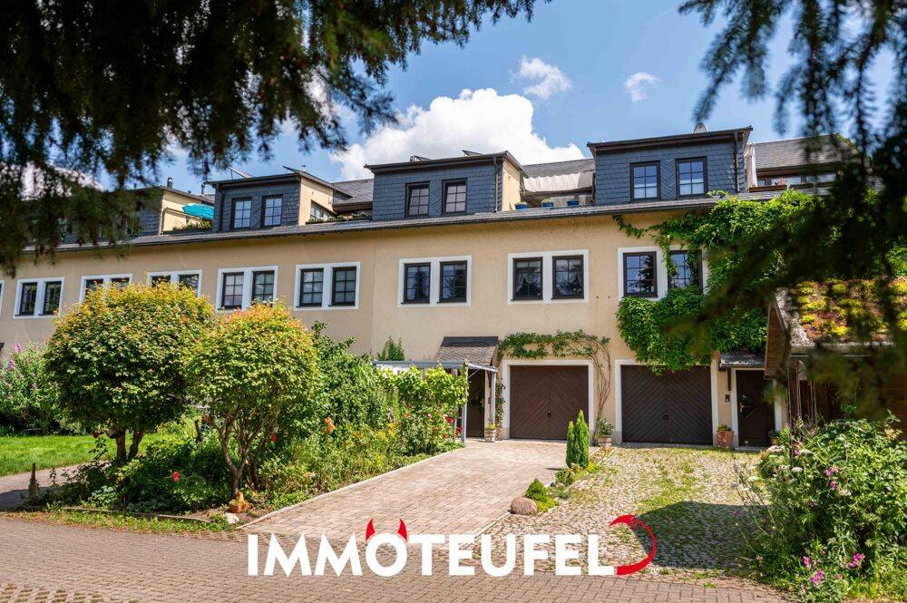 Wohntraum in Adelsberg | Einliegerwohnung, Dachterrasse, Kamin, Garage & sonniger Garten